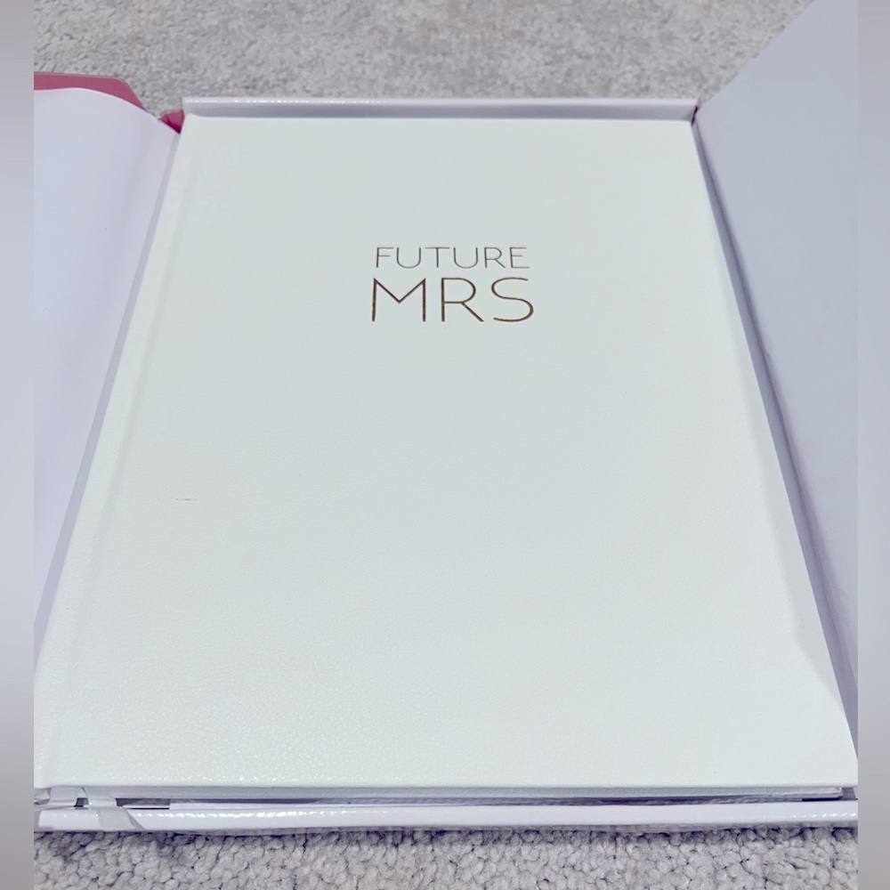Brand new Fluytco Paperie luxury wedding planner w/ stickers, cards and more
